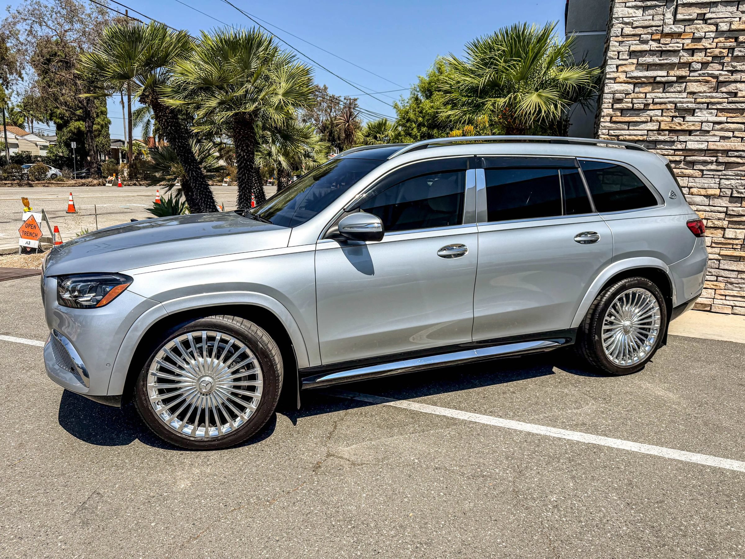 Used 2022 Mercedes-Benz Maybach GLS 600 4MATIC image 6