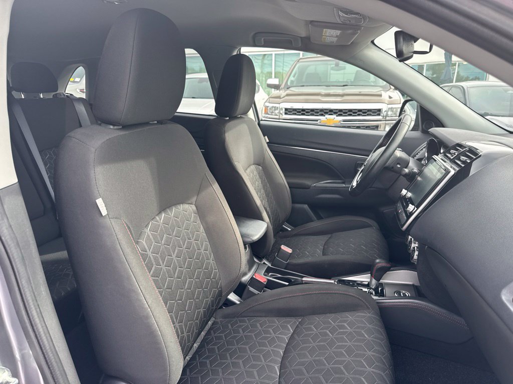 Used 2025 Mitsubishi Outlander Sport AWD image 15
