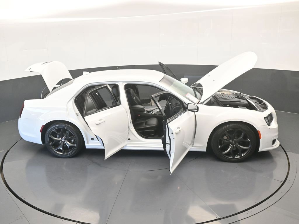 Used 2023 Chrysler 300 Touring L image 61