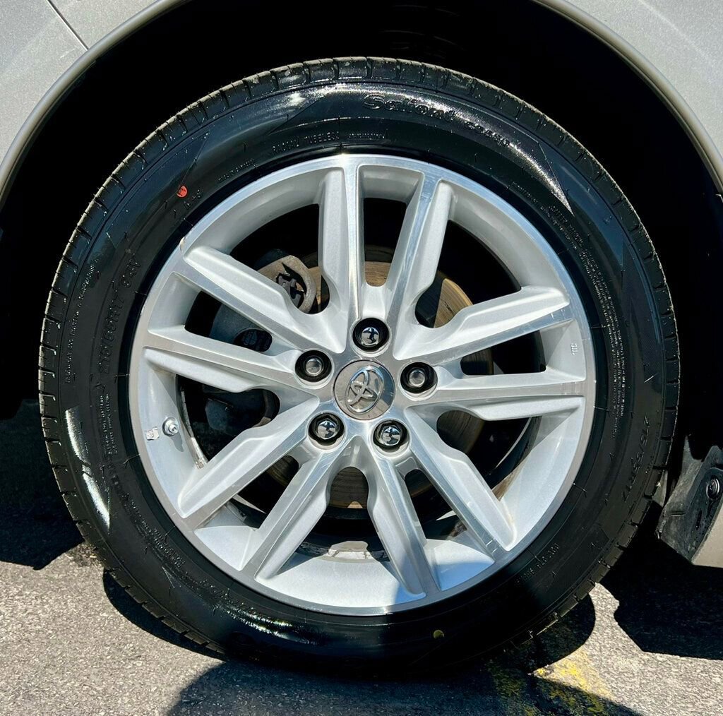 Used 2014 Toyota Avalon XLE Premium image 29