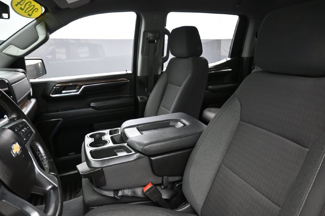 Used 2024 Chevrolet Silverado 1500 LT AWD/4WD image 17