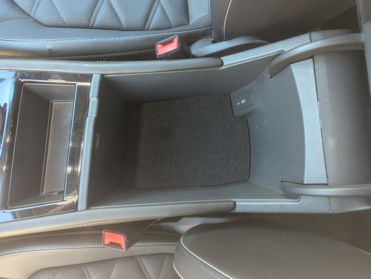 Used 2024 Volkswagen Atlas SE image 26