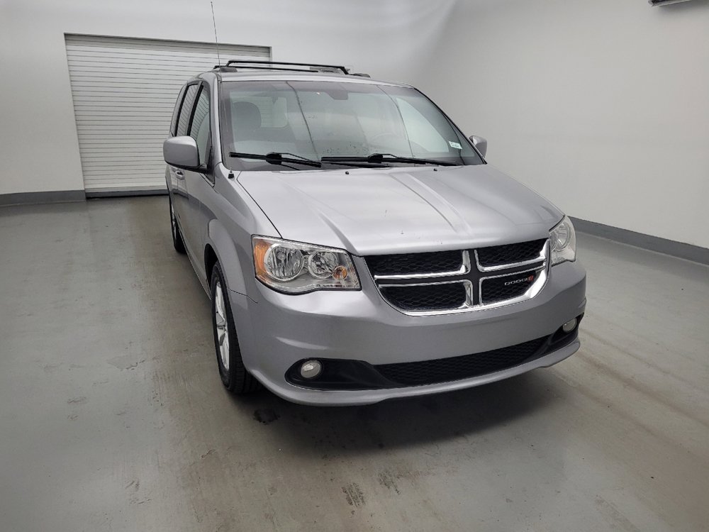 Used 2020 Dodge Grand Caravan SXT FWD image 14