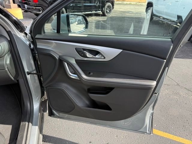 Used 2025 Chevrolet Blazer LT FWD image 23