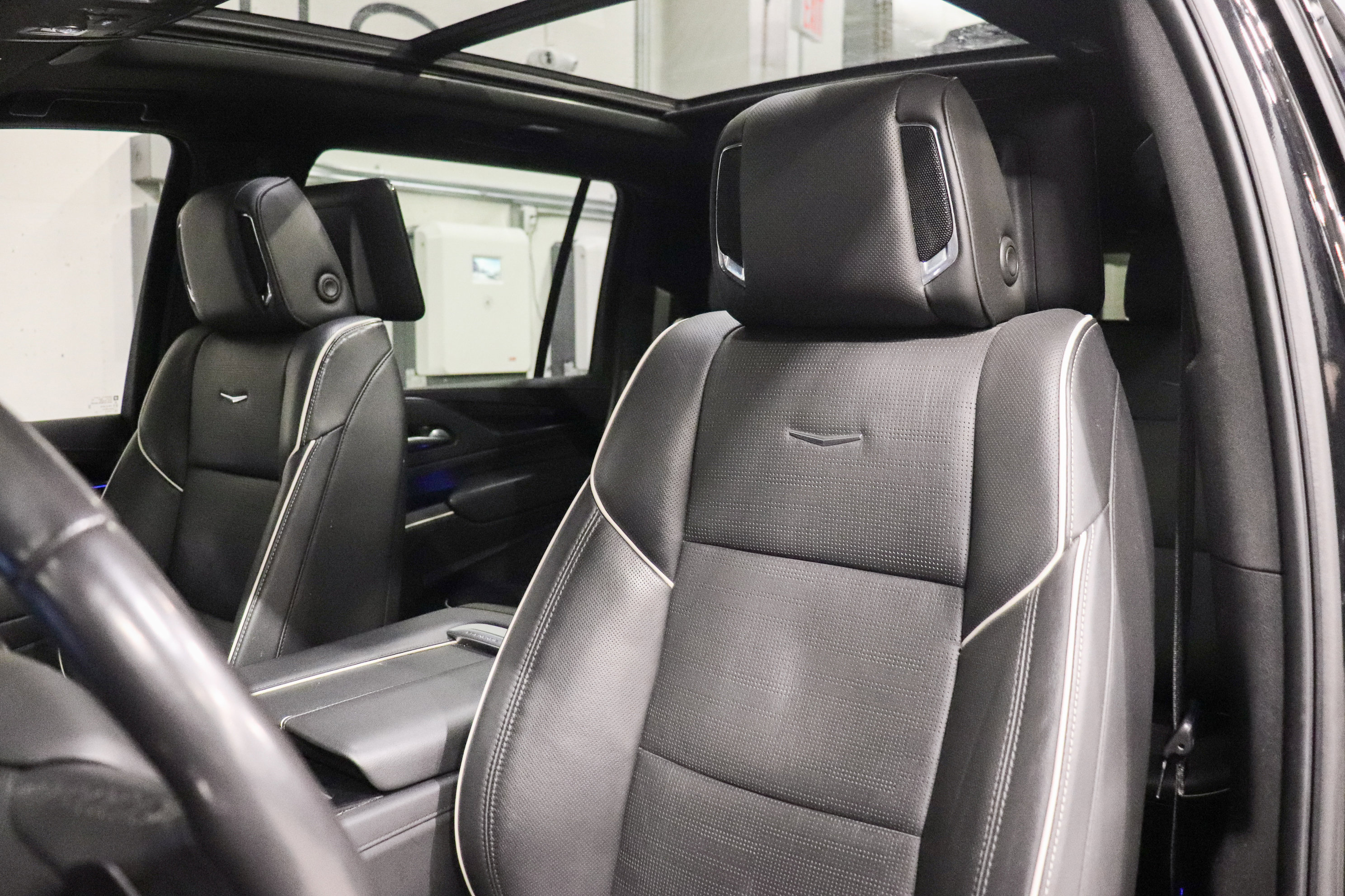 Certified 2023 Cadillac Escalade ESV Sport w/ LPO, ONYX Package image 12