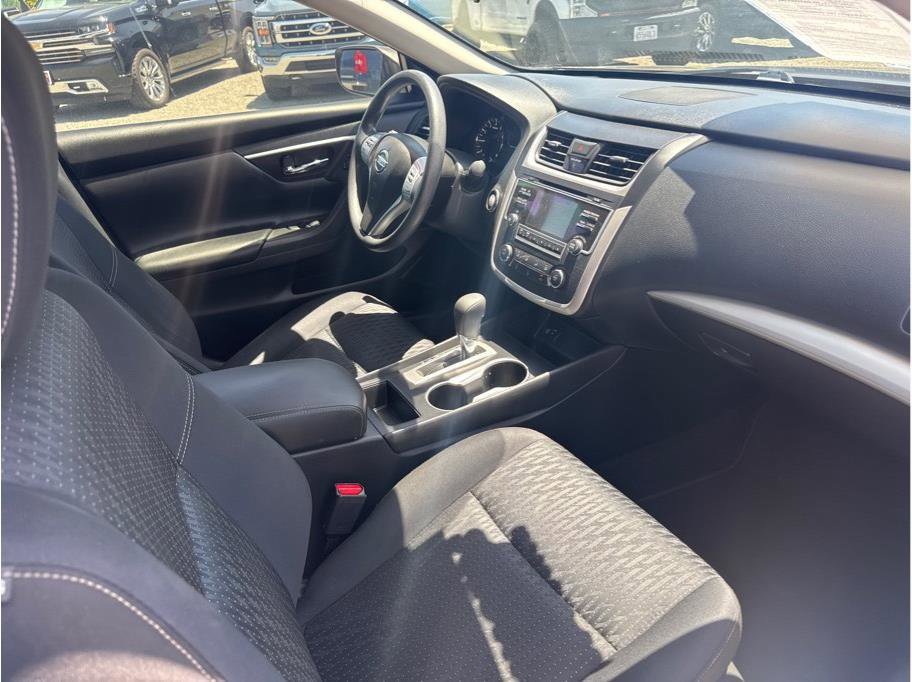 Used 2016 Nissan Altima 2.5 S w/ Power Driver Seat Package FWD image 10