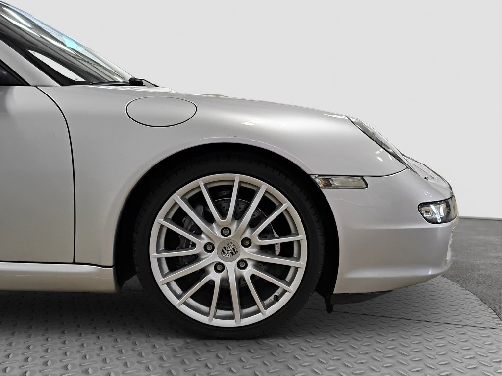 Used 2005 Porsche 911 Carrera RWD image 8
