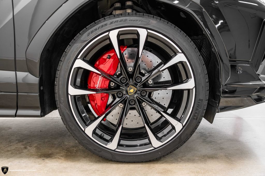 Used 2024 Lamborghini Urus S AWD/4WD image 9
