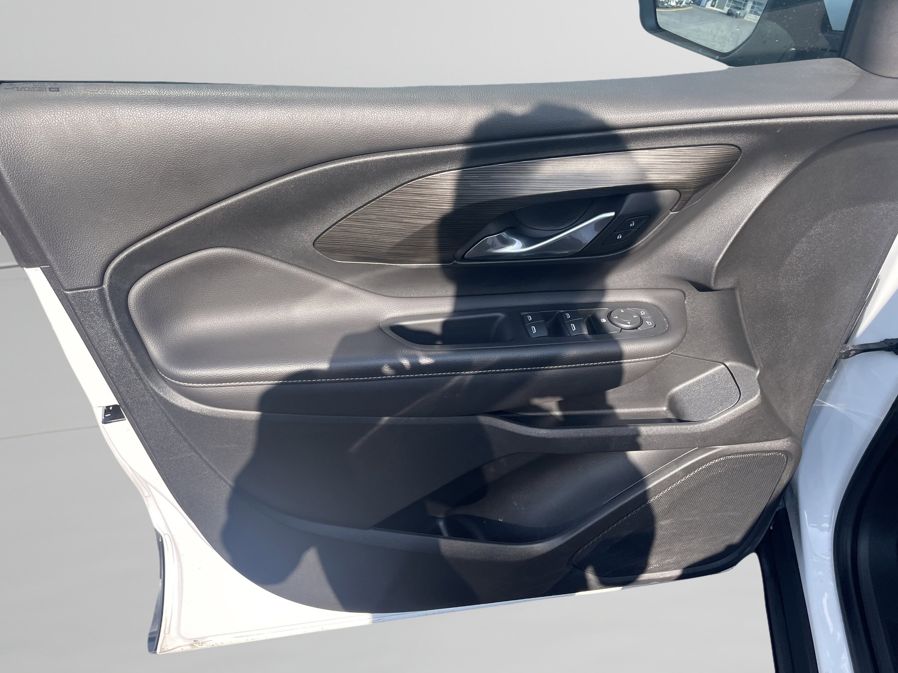 Used 2022 GMC Terrain SLE w/ Driver Convenience Package image 13