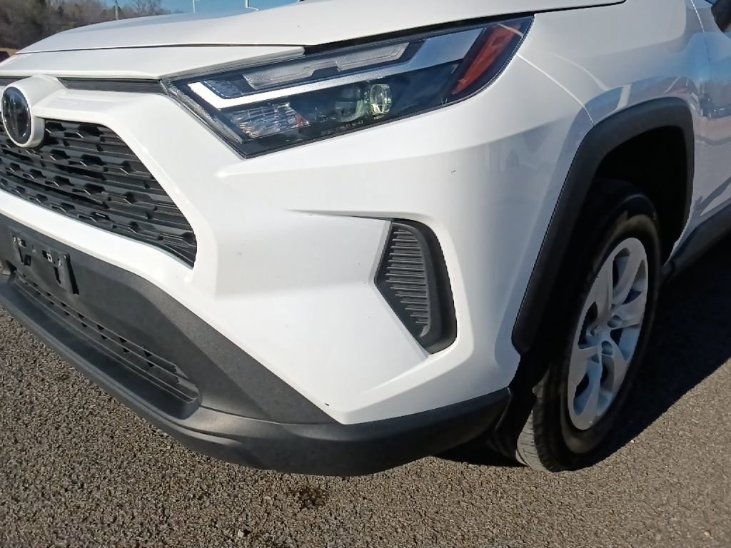 Used 2024 Toyota RAV4 LE image 9