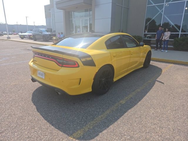 Used 2018 Dodge Charger R/T RWD image 3