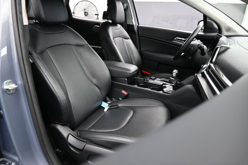 Used 2023 Kia Sportage EX FWD image 47