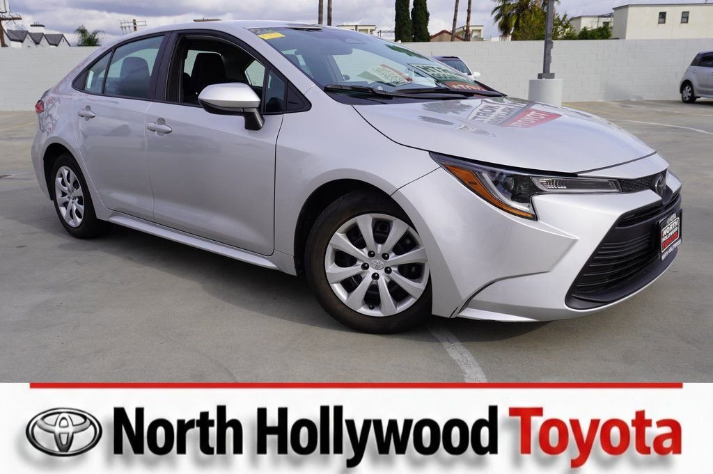 Certified 2025 Toyota Corolla LE image 1