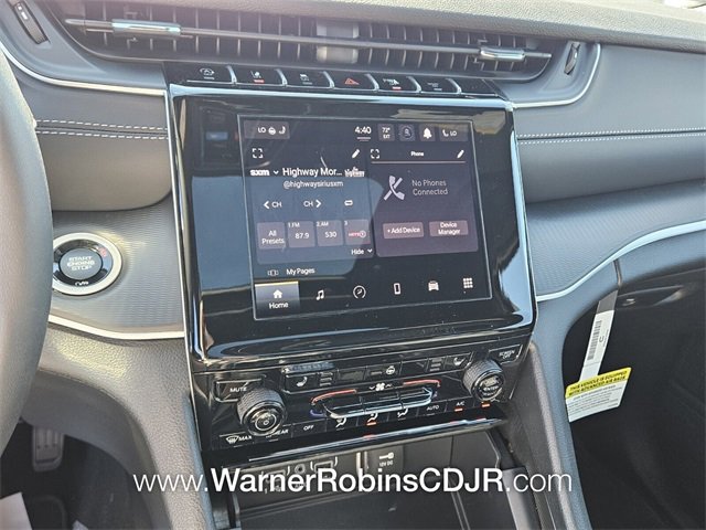 New 2025 Jeep Grand Cherokee Altitude image 20