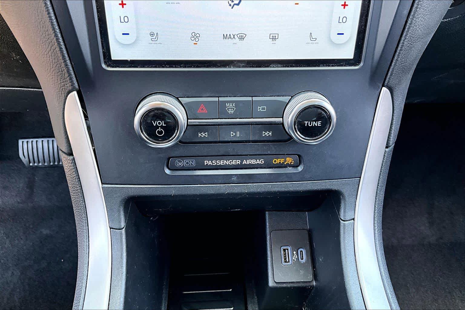 Used 2024 Ford Edge SEL w/ Convenience Package AWD/4WD image 32