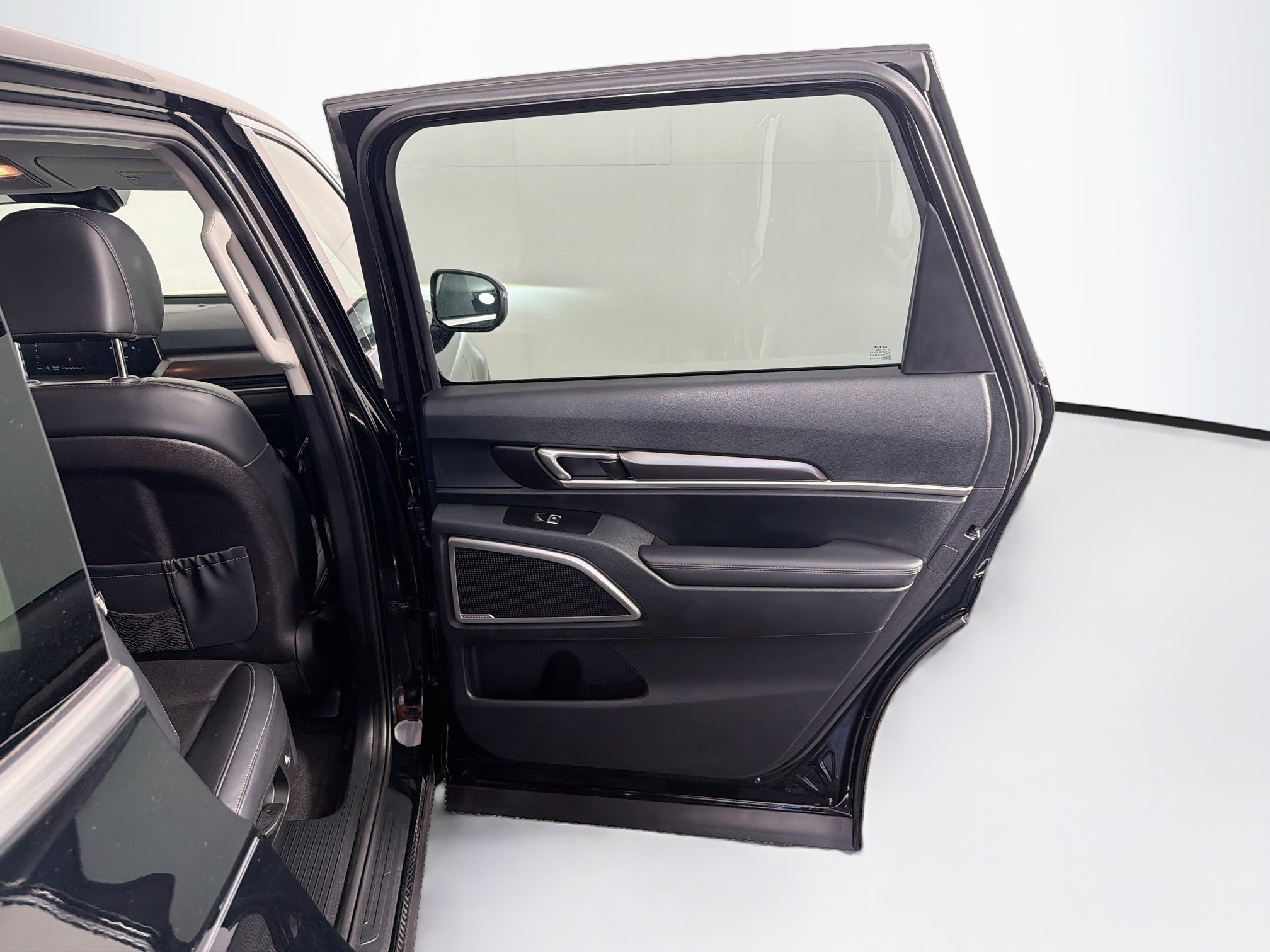 Used 2025 Kia Telluride LX FWD image 32