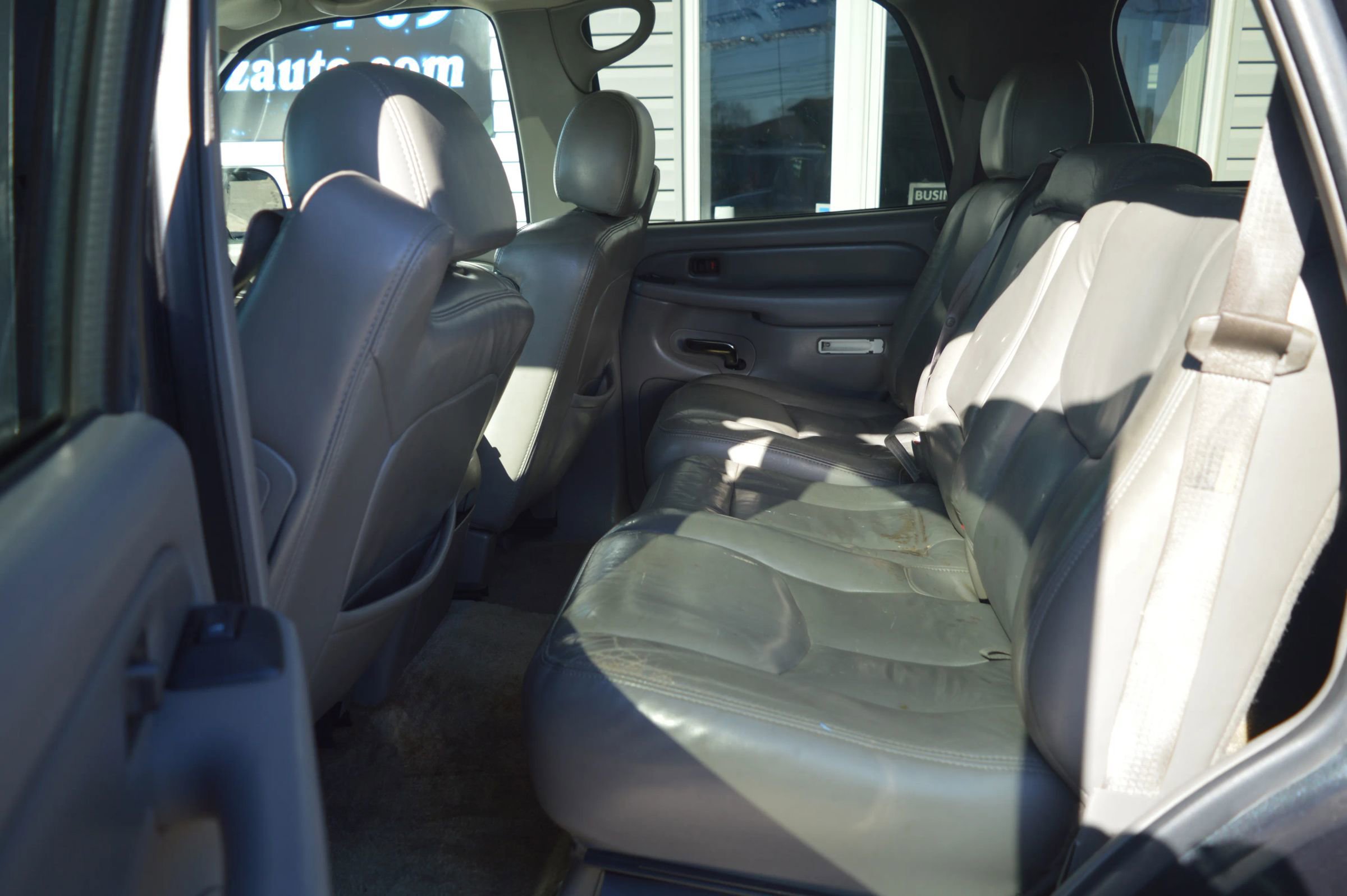 Used 2003 GMC Yukon Denali image 13