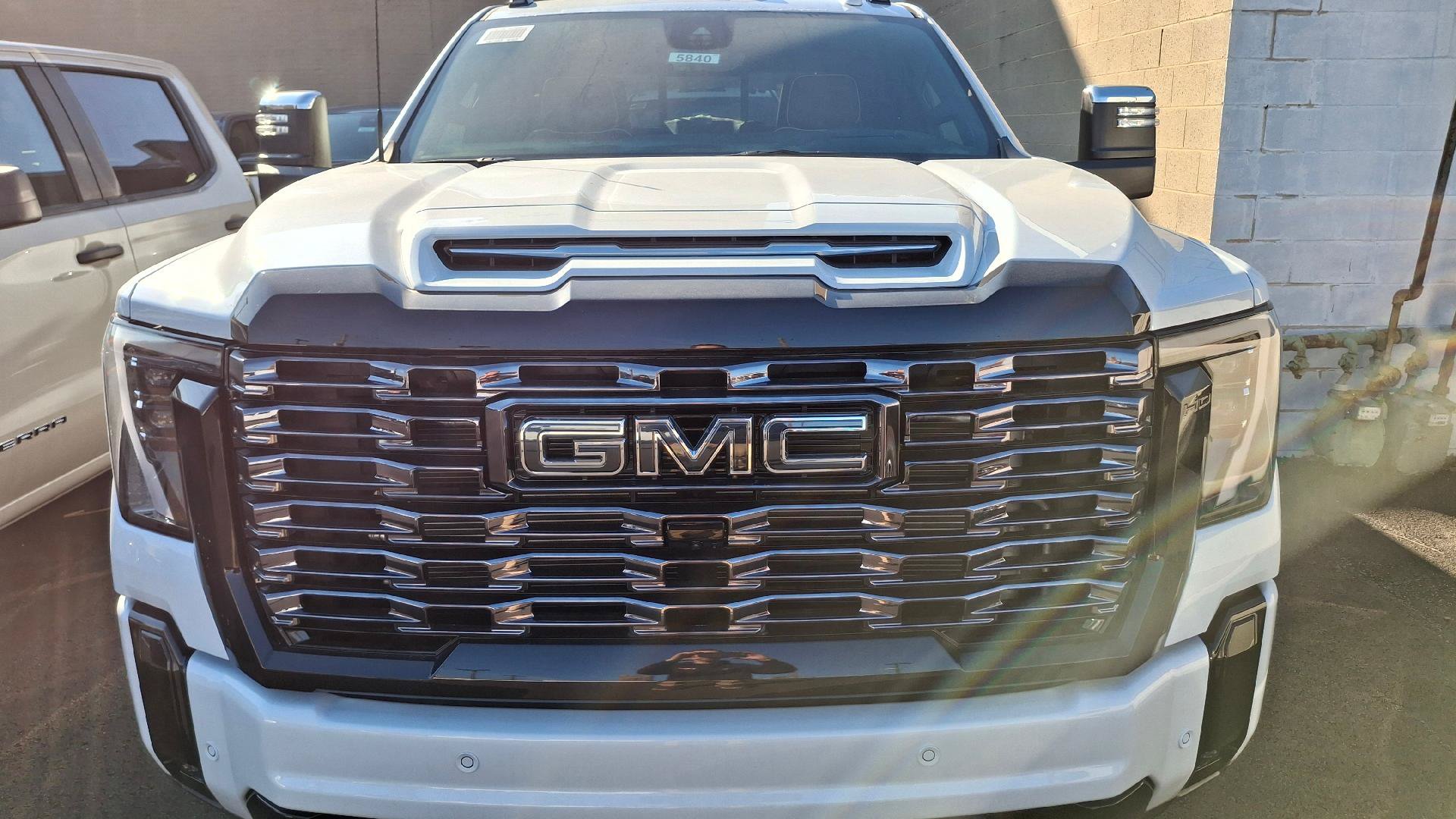 New 2026 GMC Sierra 3500 Denali Ultimate AWD/4WD image 2