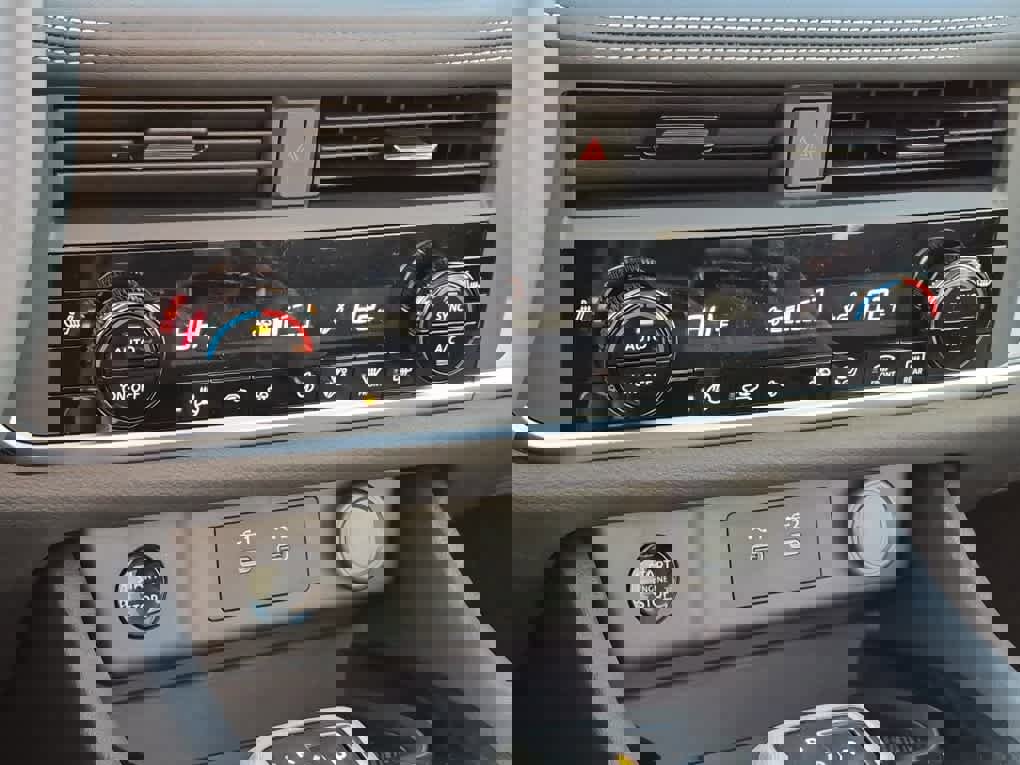 New 2026 Nissan Rogue SV AWD/4WD image 16