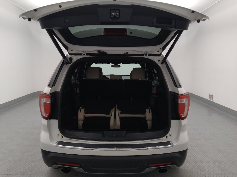 Used 2019 Ford Explorer Limited w/ Ford Safe & Smart Package FWD image 29