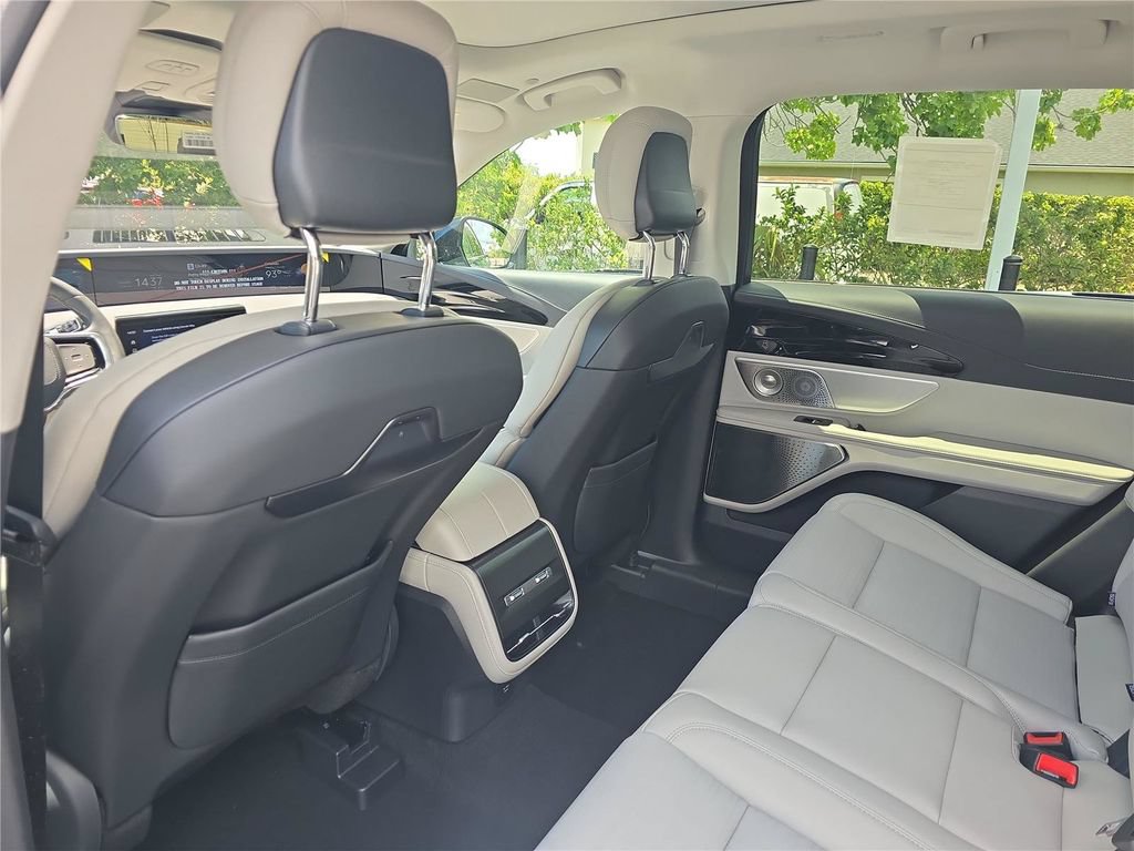 New 2026 Lincoln Nautilus Reserve AWD/4WD image 9