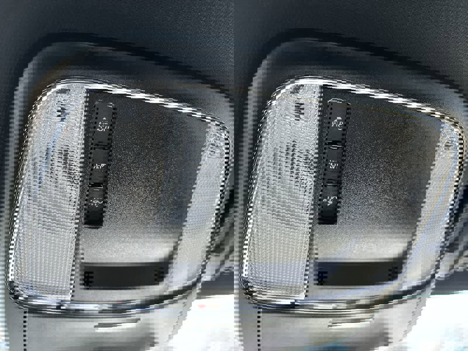 Used 2022 Dodge Charger SXT w/ Navigation & Travel Group image 29