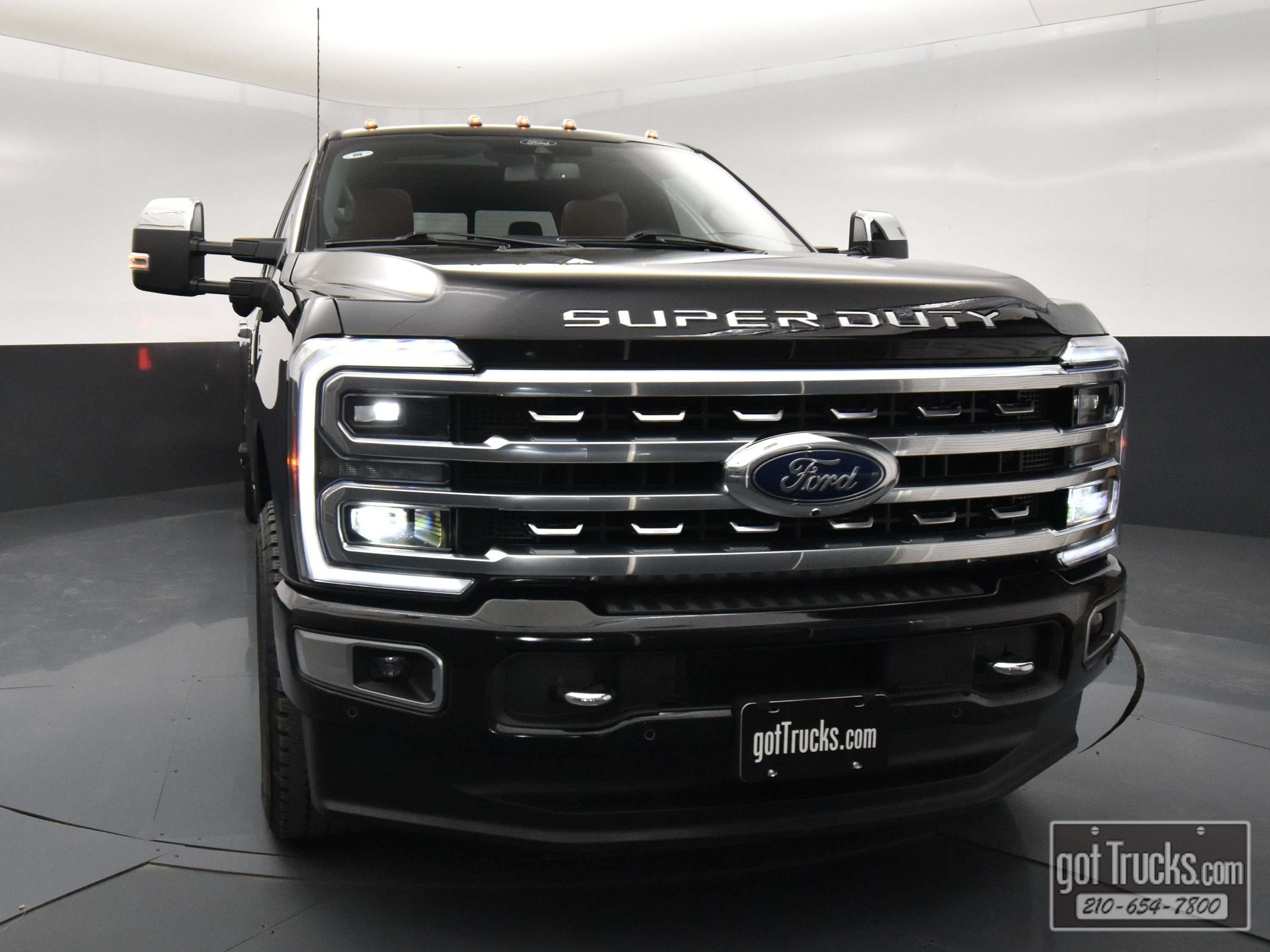 Used 2024 Ford F350 Platinum w/ FX4 Off-Road Package AWD/4WD image 52