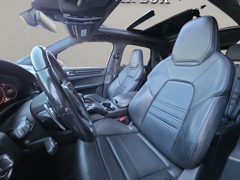 Used 2021 Porsche Cayenne GTS AWD/4WD image 18