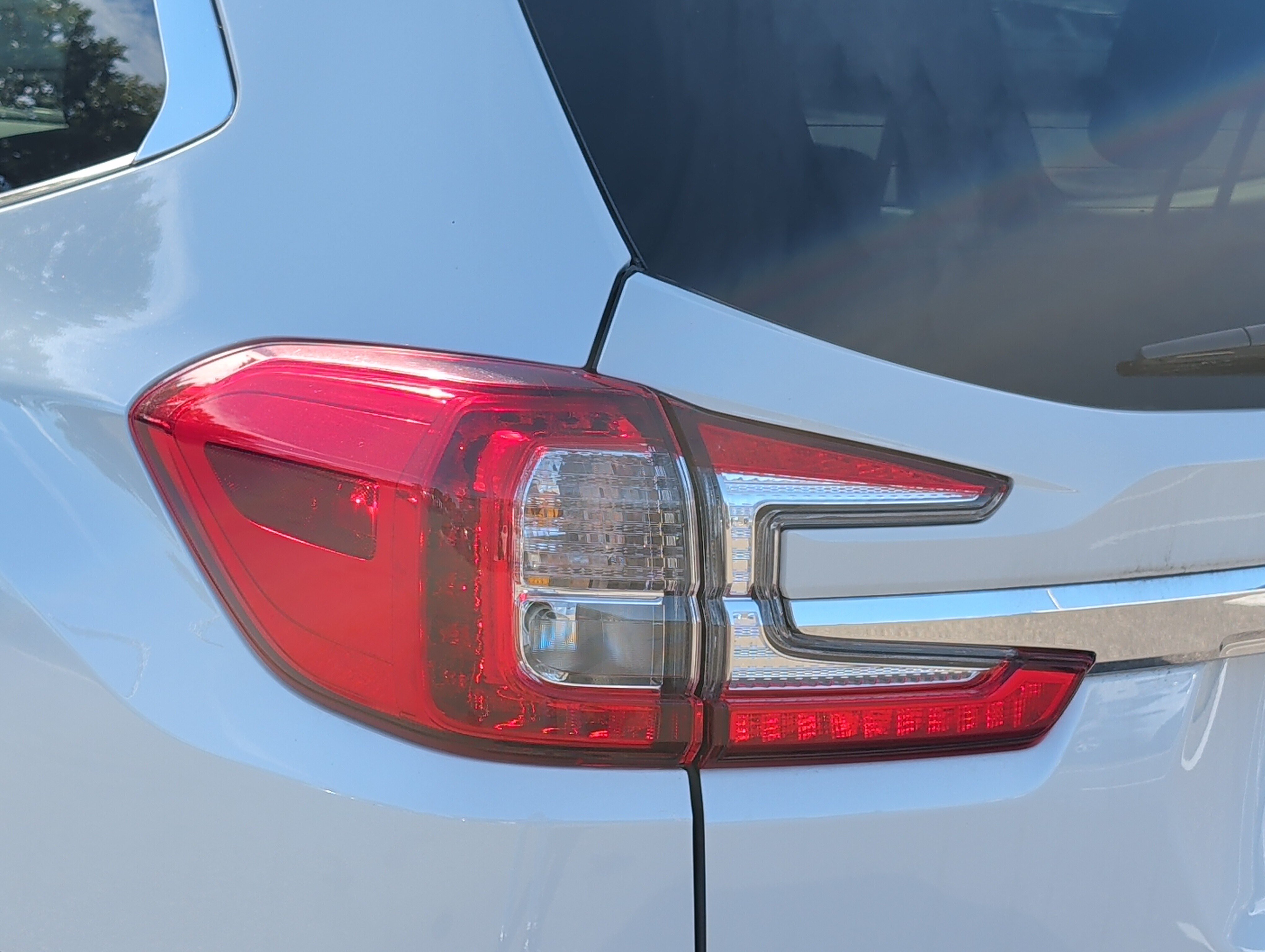 Used 2024 Subaru Ascent Limited w/ Technology Package AWD/4WD image 17