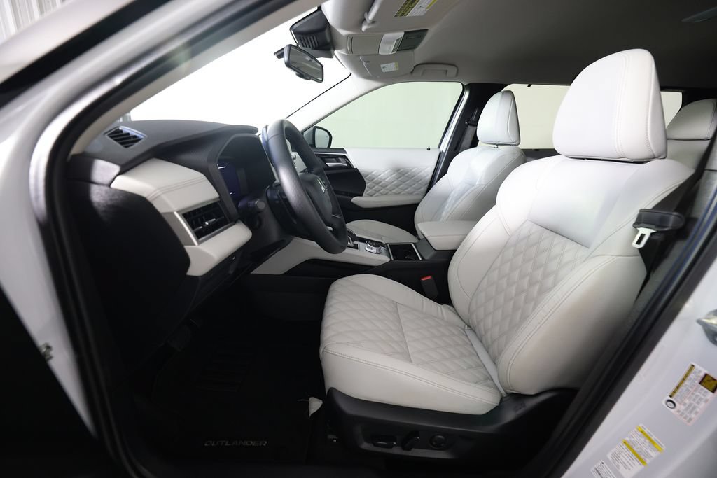 Used 2024 Mitsubishi Outlander SEL FWD image 16