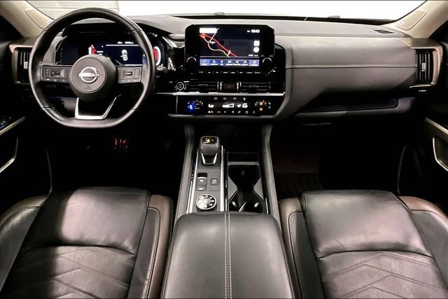 Used 2023 Nissan Pathfinder Platinum w/ Cargo Package AWD/4WD image 18