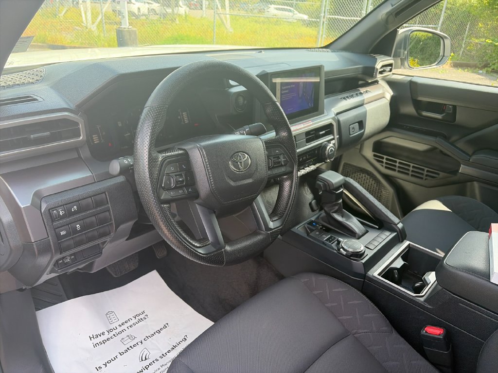 Used 2025 Toyota Tacoma SR5 AWD/4WD image 11