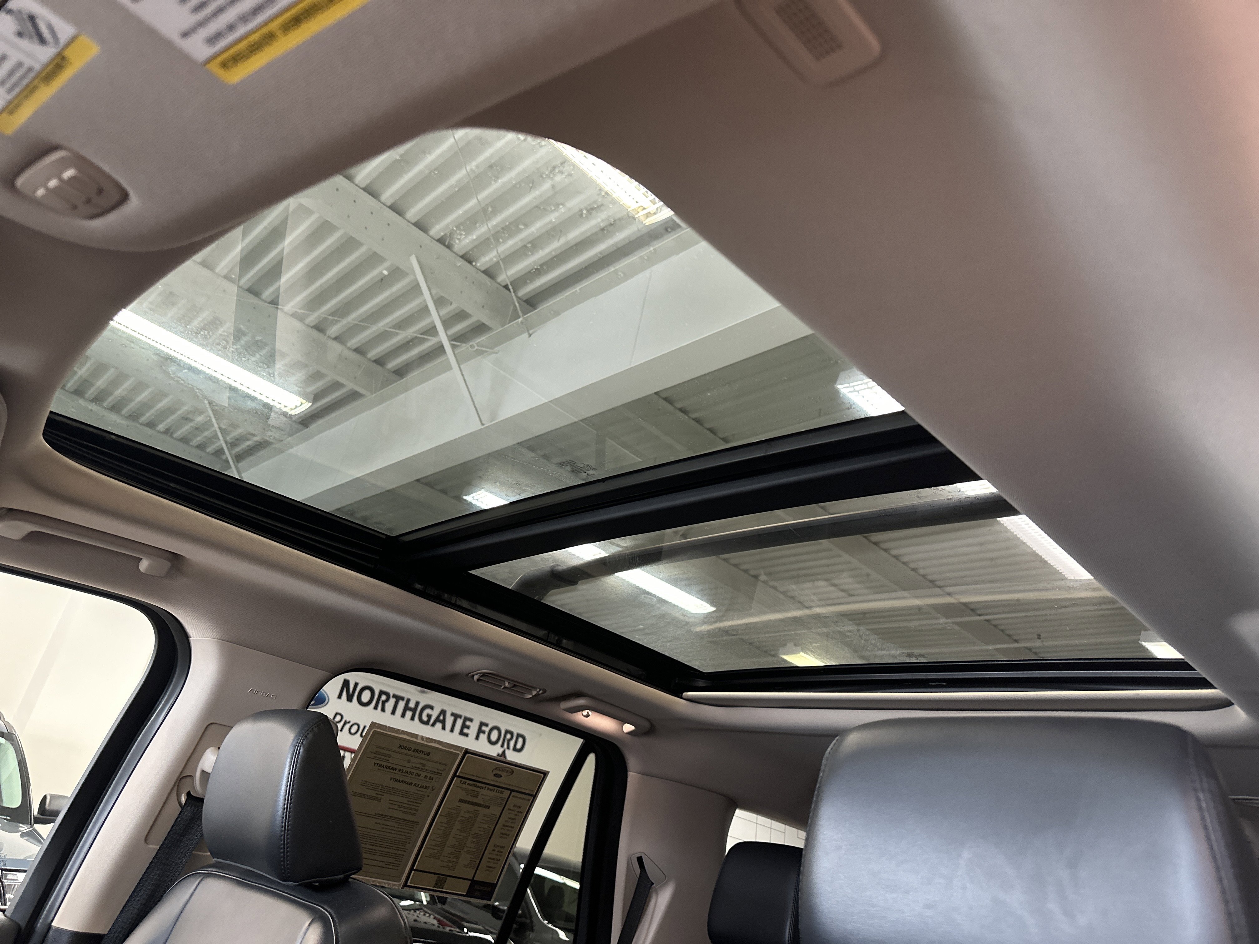 Used 2022 Ford Expedition XLT image 4