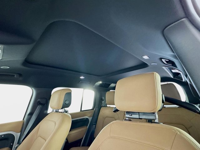 Used 2026 Land Rover Defender 110 S image 14