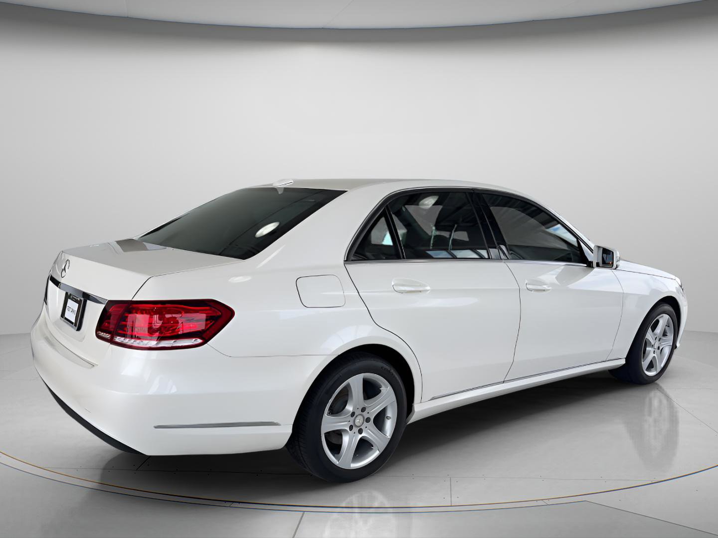 Used 2016 Mercedes-Benz E 350 Sedan image 5