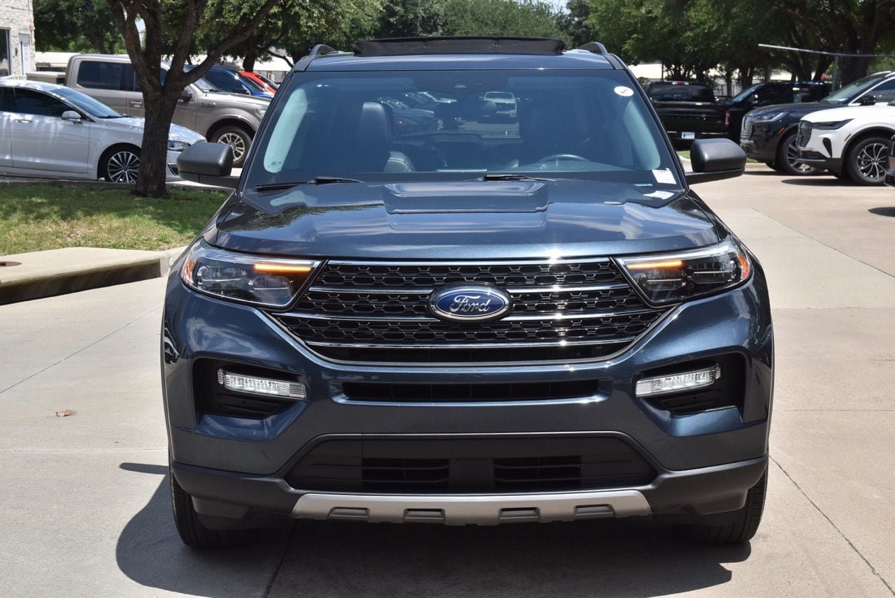 Certified 2024 Ford Explorer XLT w/ Equipment Group 202A AWD/4WD image 3