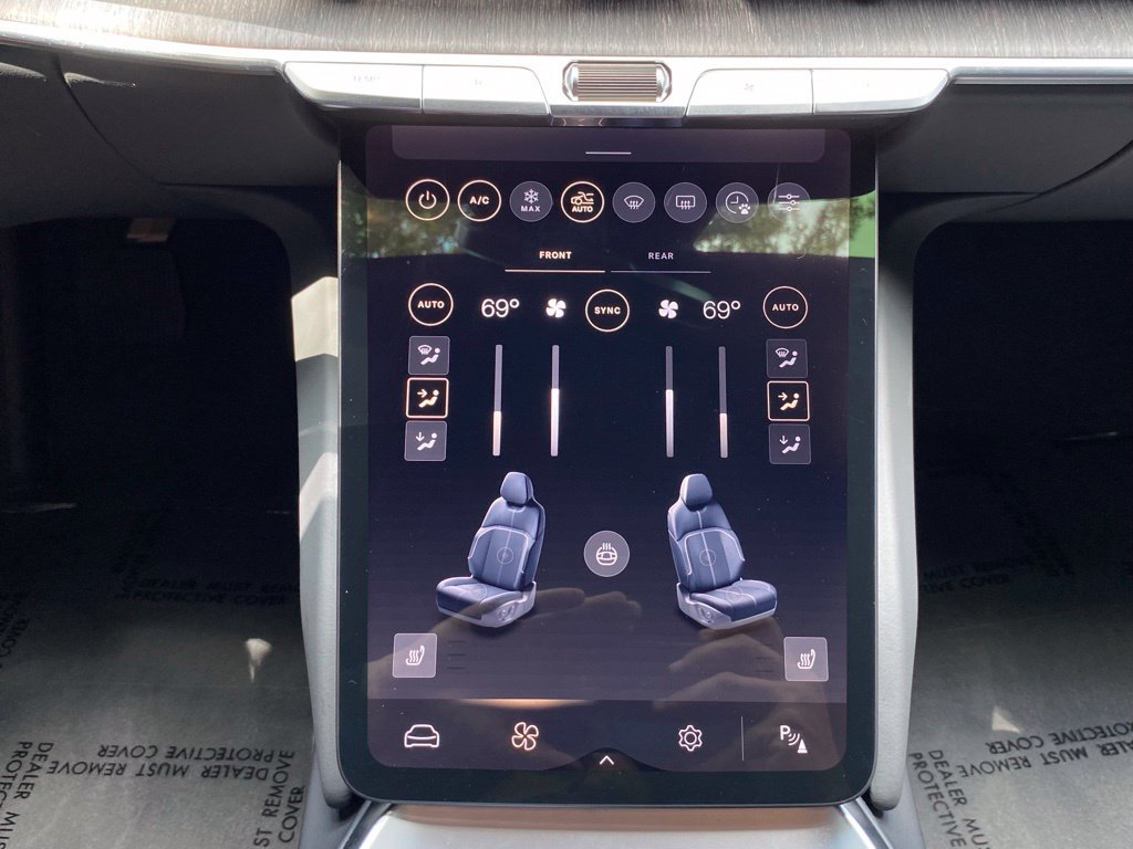 Used 2024 Lucid Air Pure RWD image 34