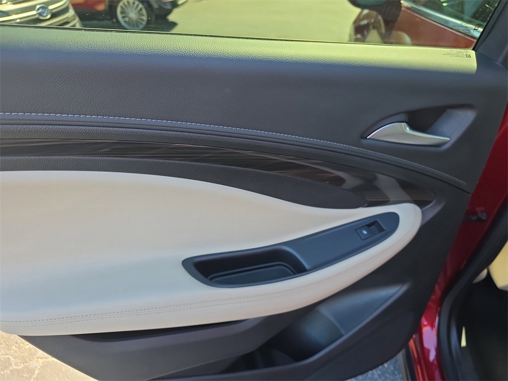 Used 2020 Buick Envision Premium image 9