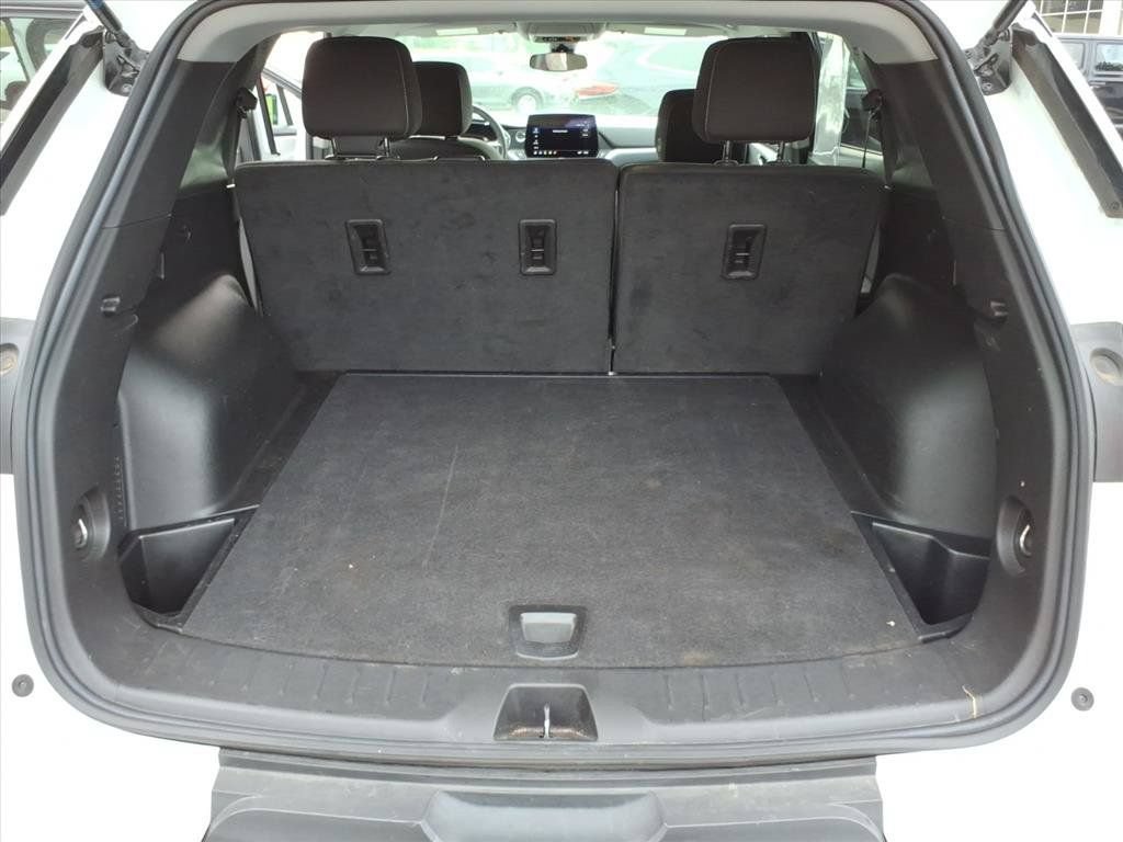 Used 2025 Chevrolet Blazer LT FWD image 19