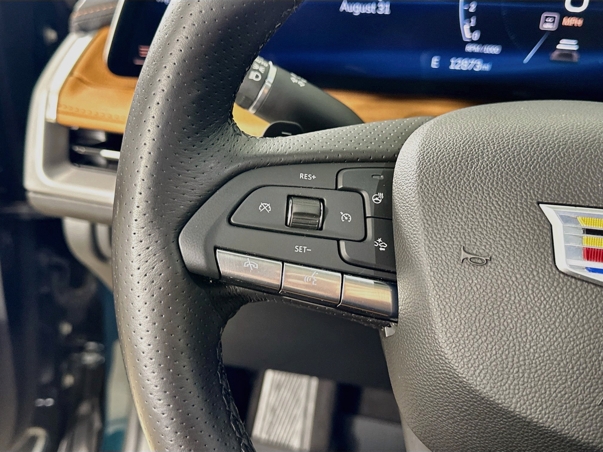 Used 2025 Cadillac XT4 Sport AWD/4WD image 13