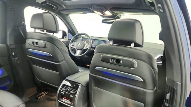 Used 2024 BMW X7 xDrive40i w/ Executive Package image 27