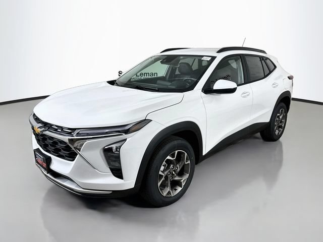 New 2026 Chevrolet Trax LT w/ Driver Confidence Package FWD image 3