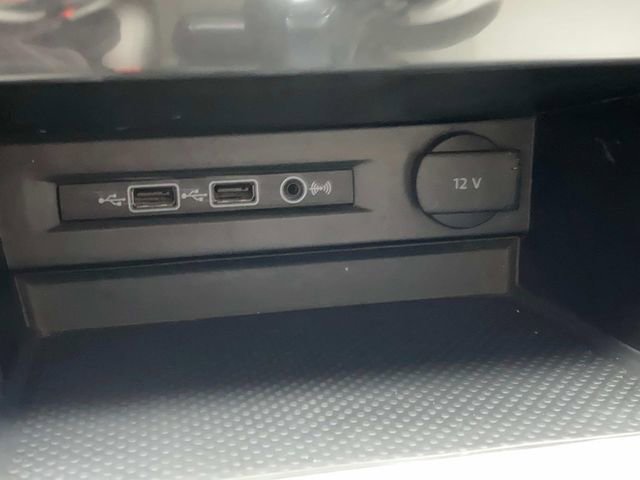 Used 2018 Volkswagen Tiguan SE w/ Panoramic Sunroof Package image 26