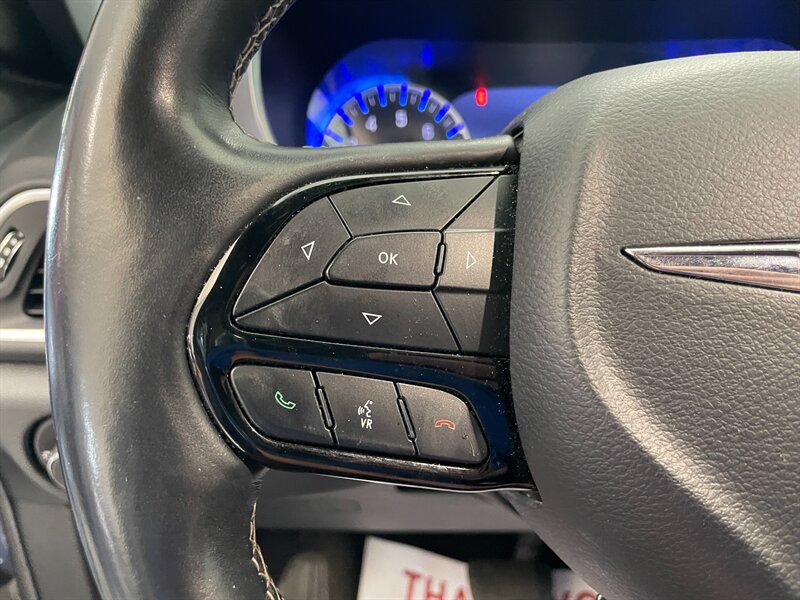 Used 2018 Chrysler Pacifica Touring-L Plus w/ Advanced Safetytec Group FWD image 8