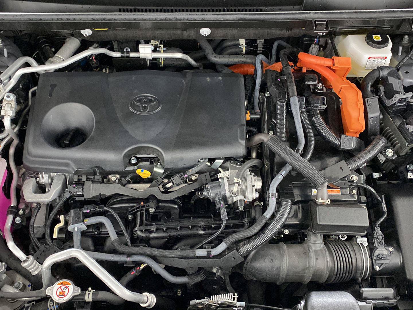 Used 2024 Toyota RAV4 XSE w/ Weather Package AWD/4WD image 9