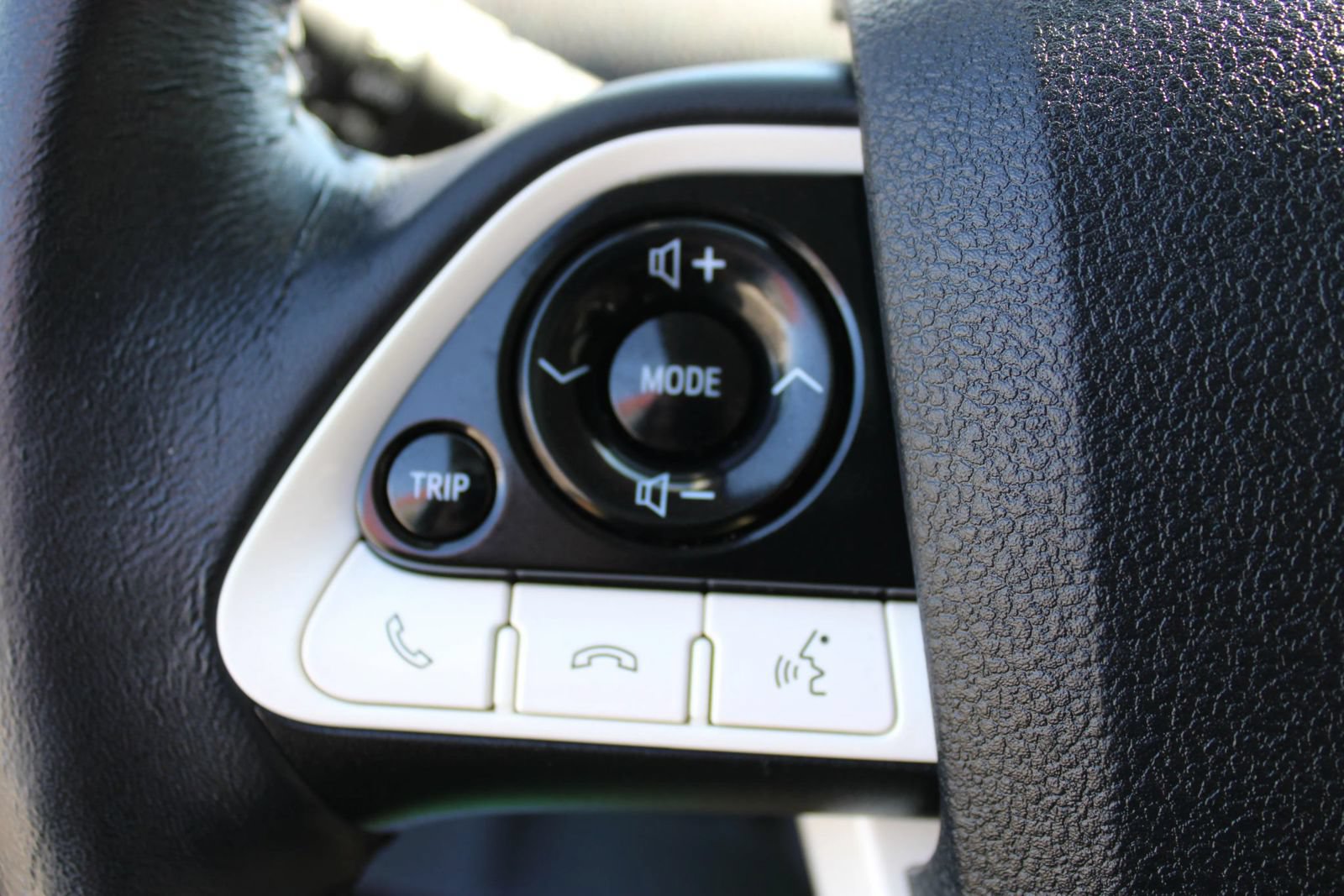 Used 2017 Toyota Prius Prime Advanced FWD image 22