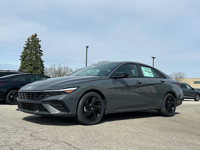 New 2026 Hyundai Elantra Sport image 2