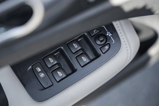 Certified 2026 Volvo XC60 B5 Plus AWD/4WD image 40