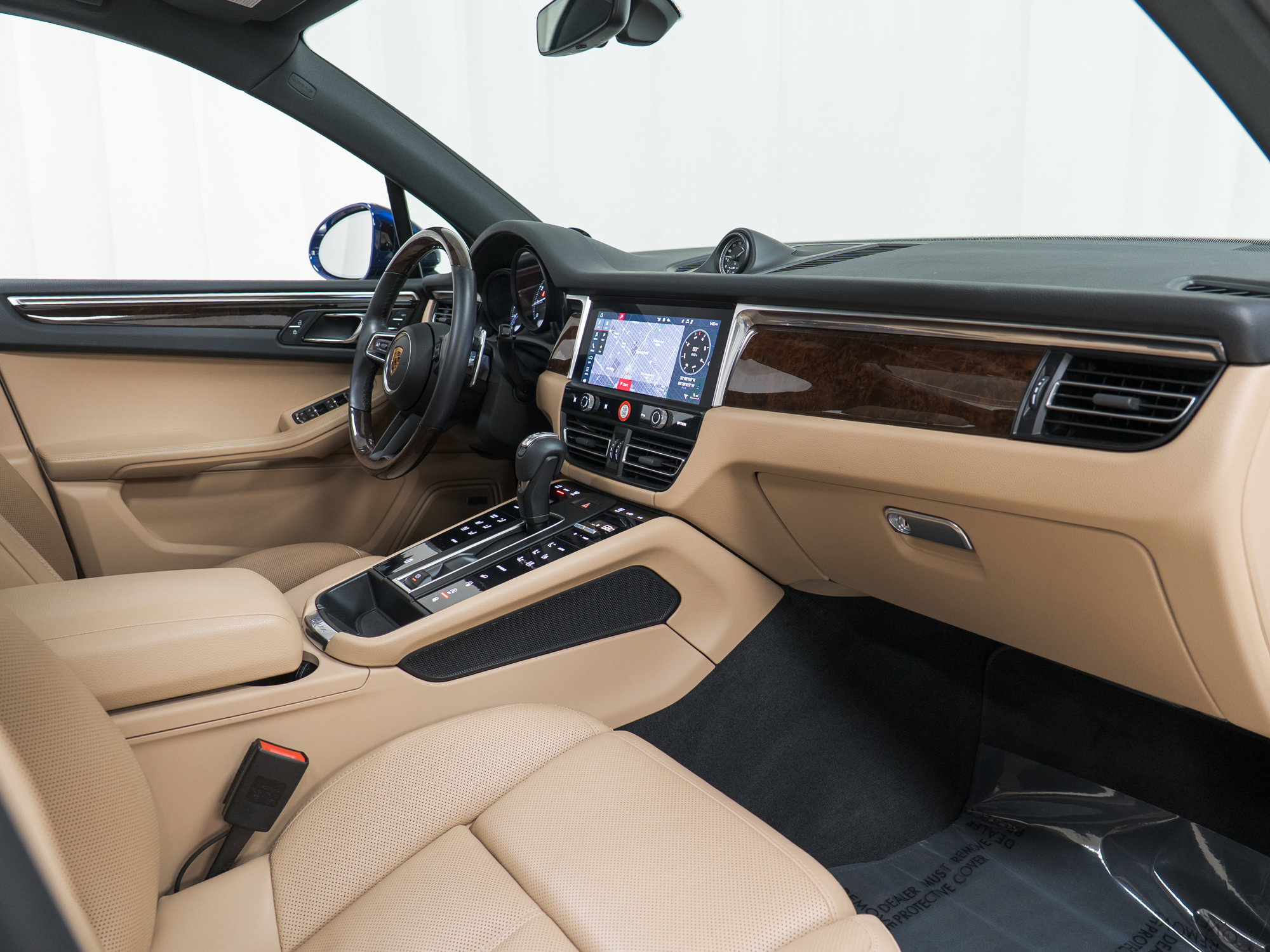 Certified 2022 Porsche Macan image 24