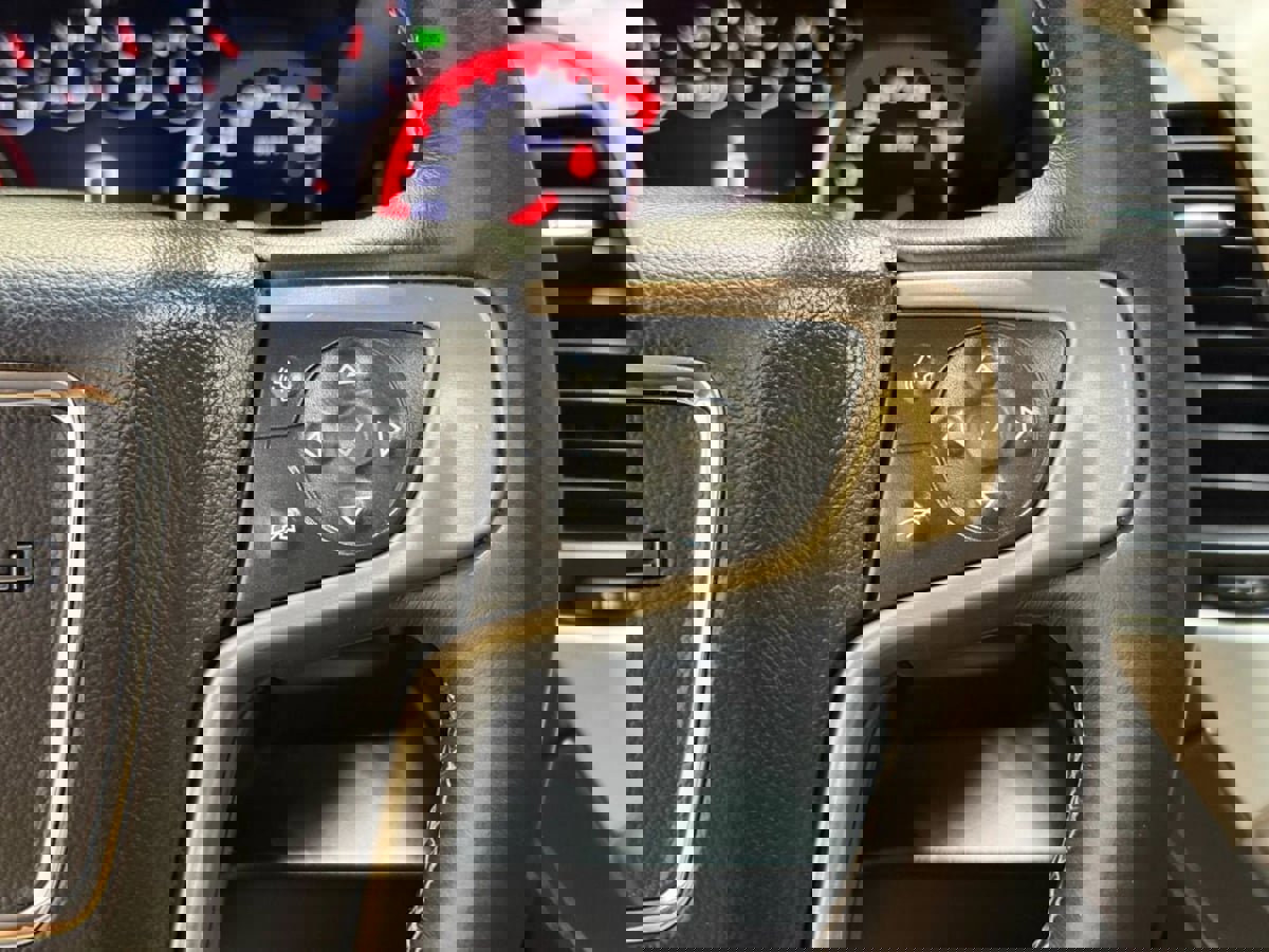 Used 2015 GMC Yukon Denali w/ Premium Package image 15